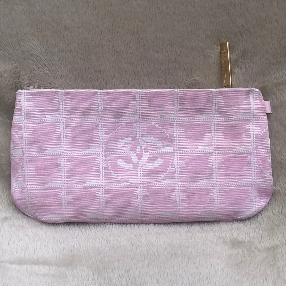 CHANEL New Travel Line Pink Pochette - Picture 4 of 17